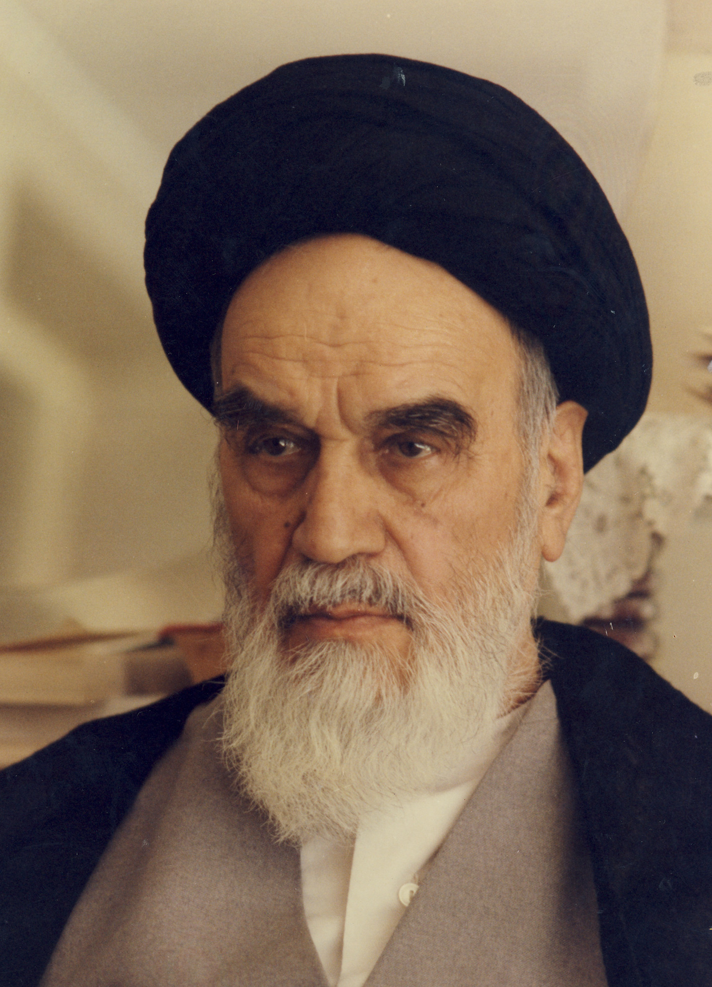 135 Ruhollah Khomeini.